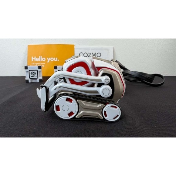 Anki Cozmo Robot Educational Toy 3 Cubes 1 Charger w/ Face Recognition Charger - Picture 7 of 15